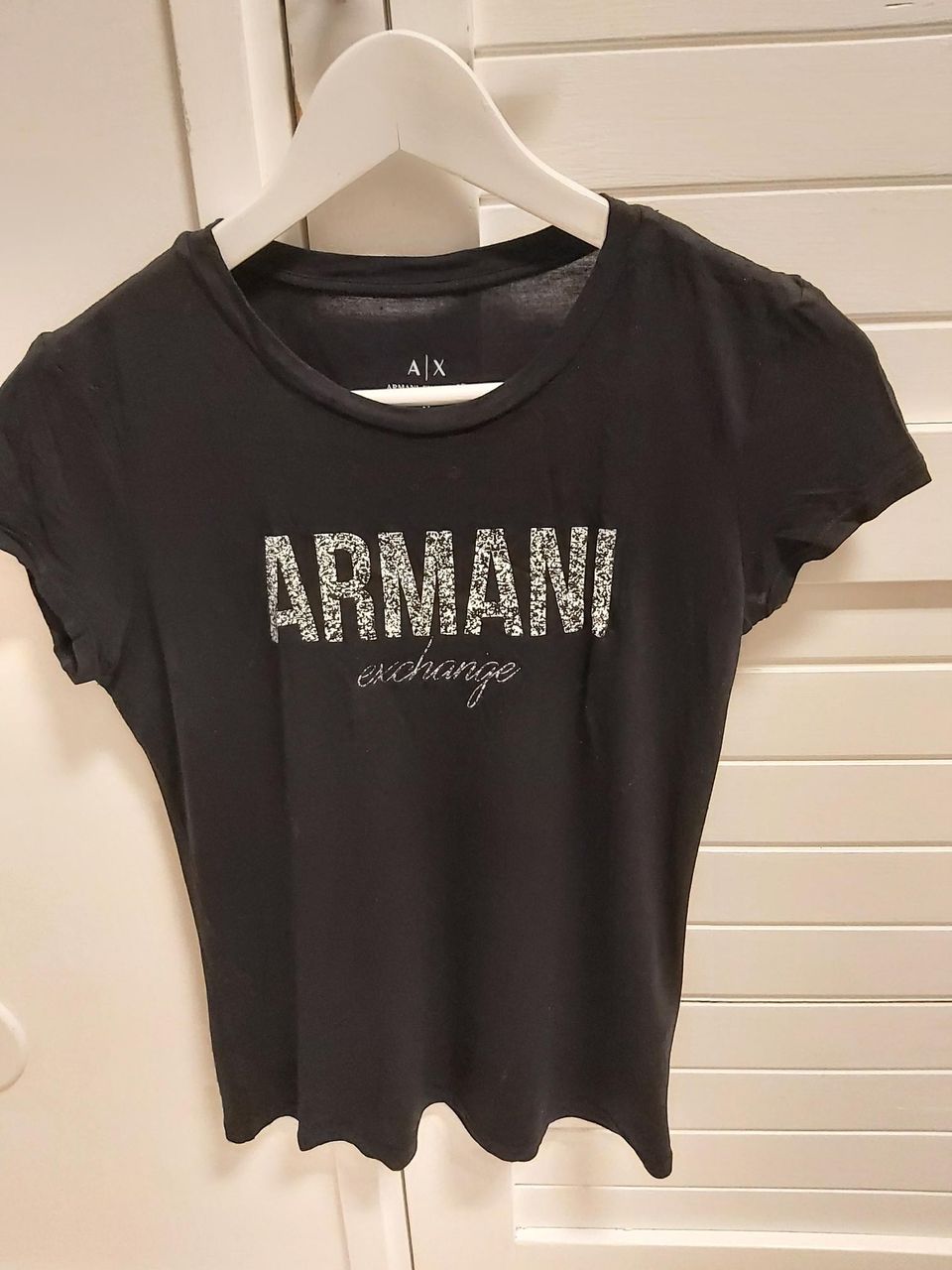 Armani T-paita