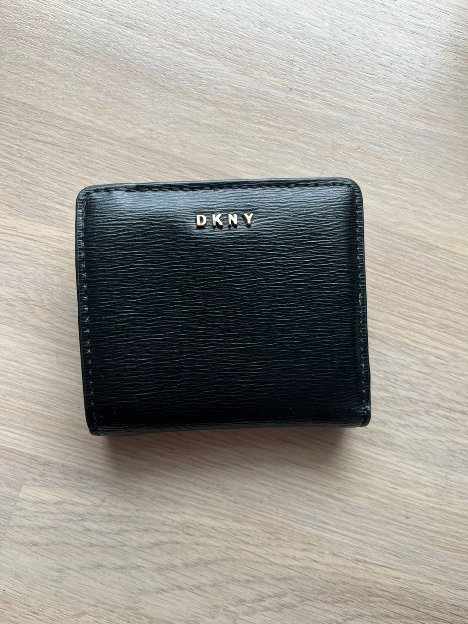 DKNY aito lompakko