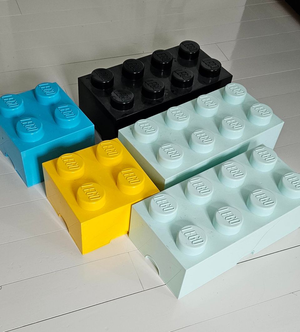 Lego säilytyslaatikoita