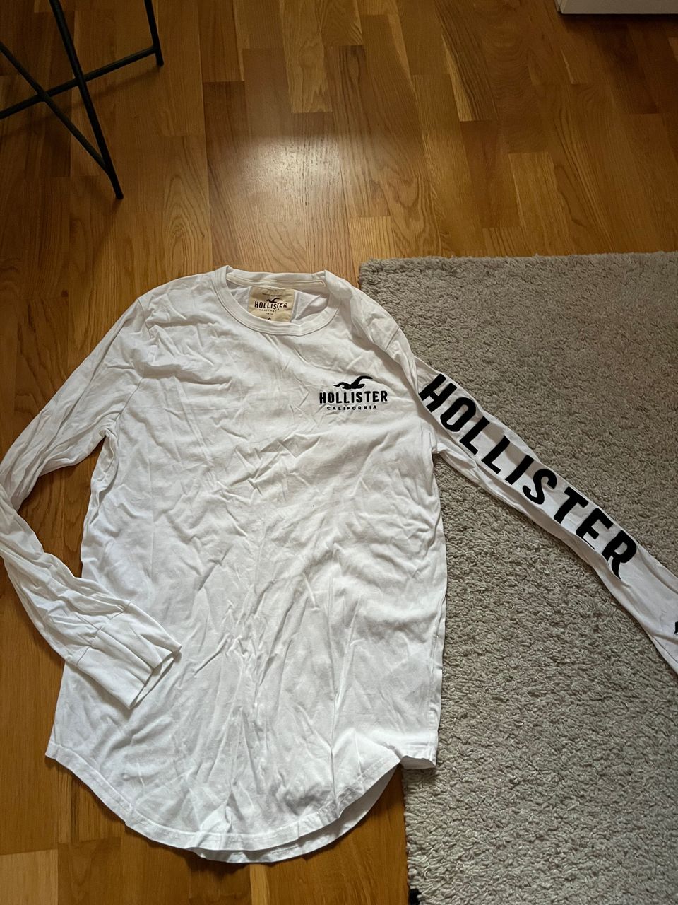 Hollister paita