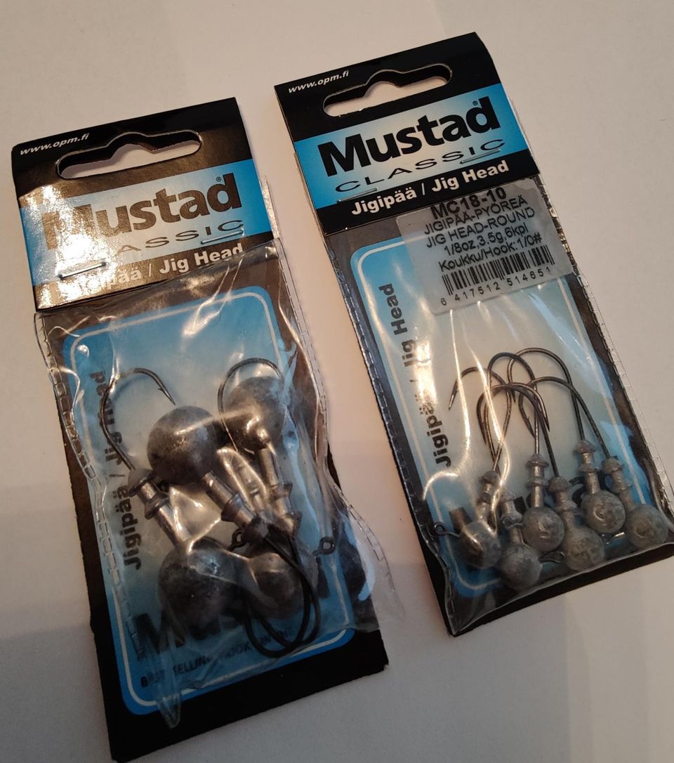 Mustad jigipäät