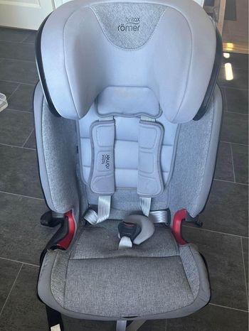 Britax advansafix IV R