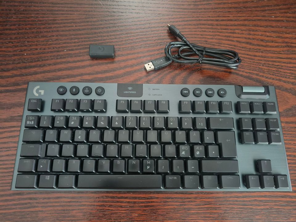 Logitech G915 TKL pelinäppäimistö, Tactile-kytkimet (ruskeat)