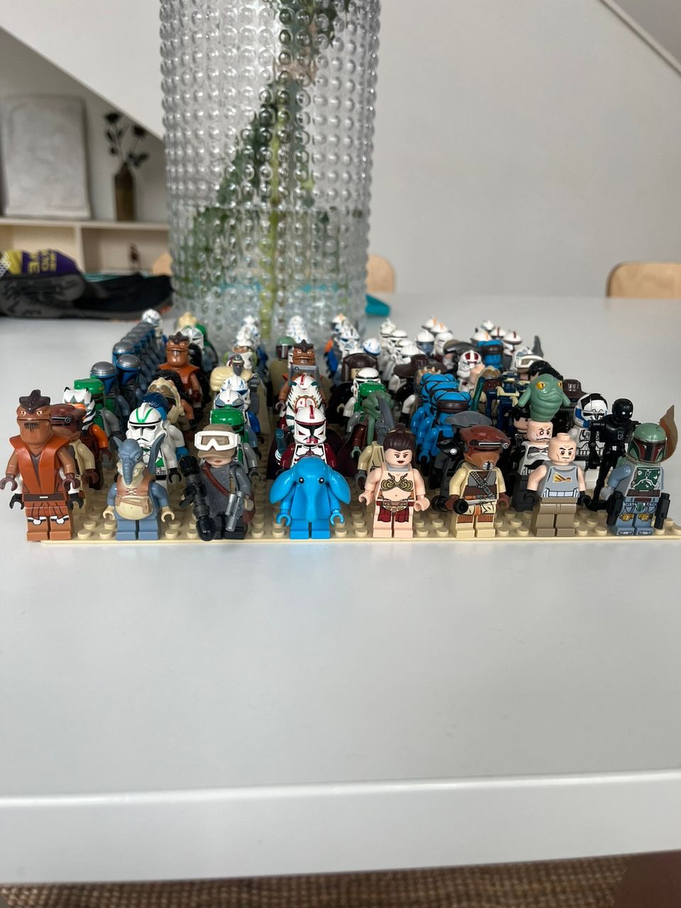 Harvisenaisempia Lego Star Wars figuureja