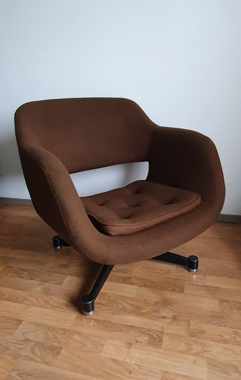 Eero Aarnio Grand Chair