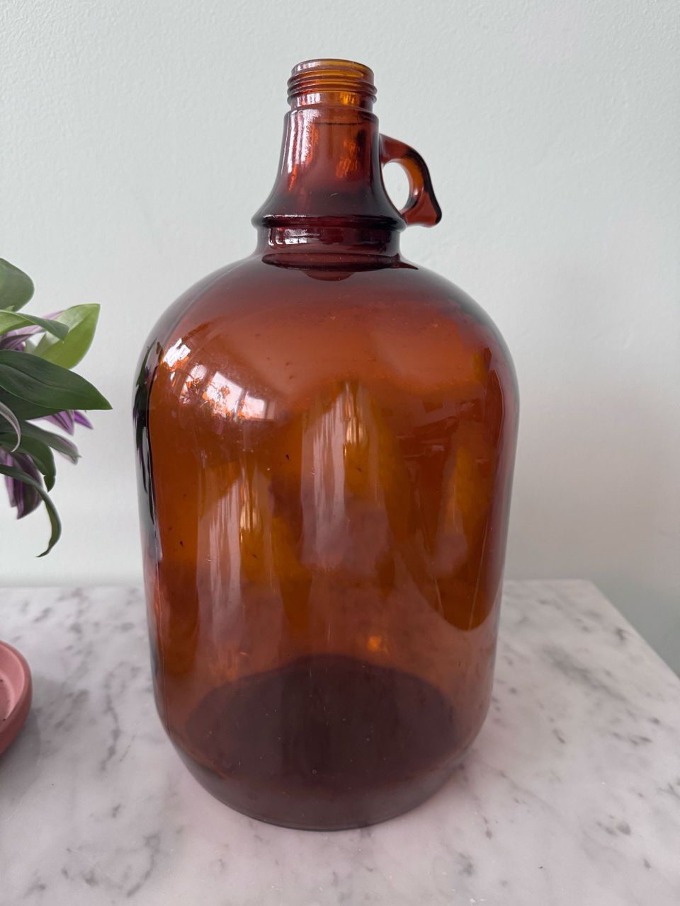 Vanha lääketehtaan pullo, ruskeaa lasia, vintage, korkeus 30 cm
