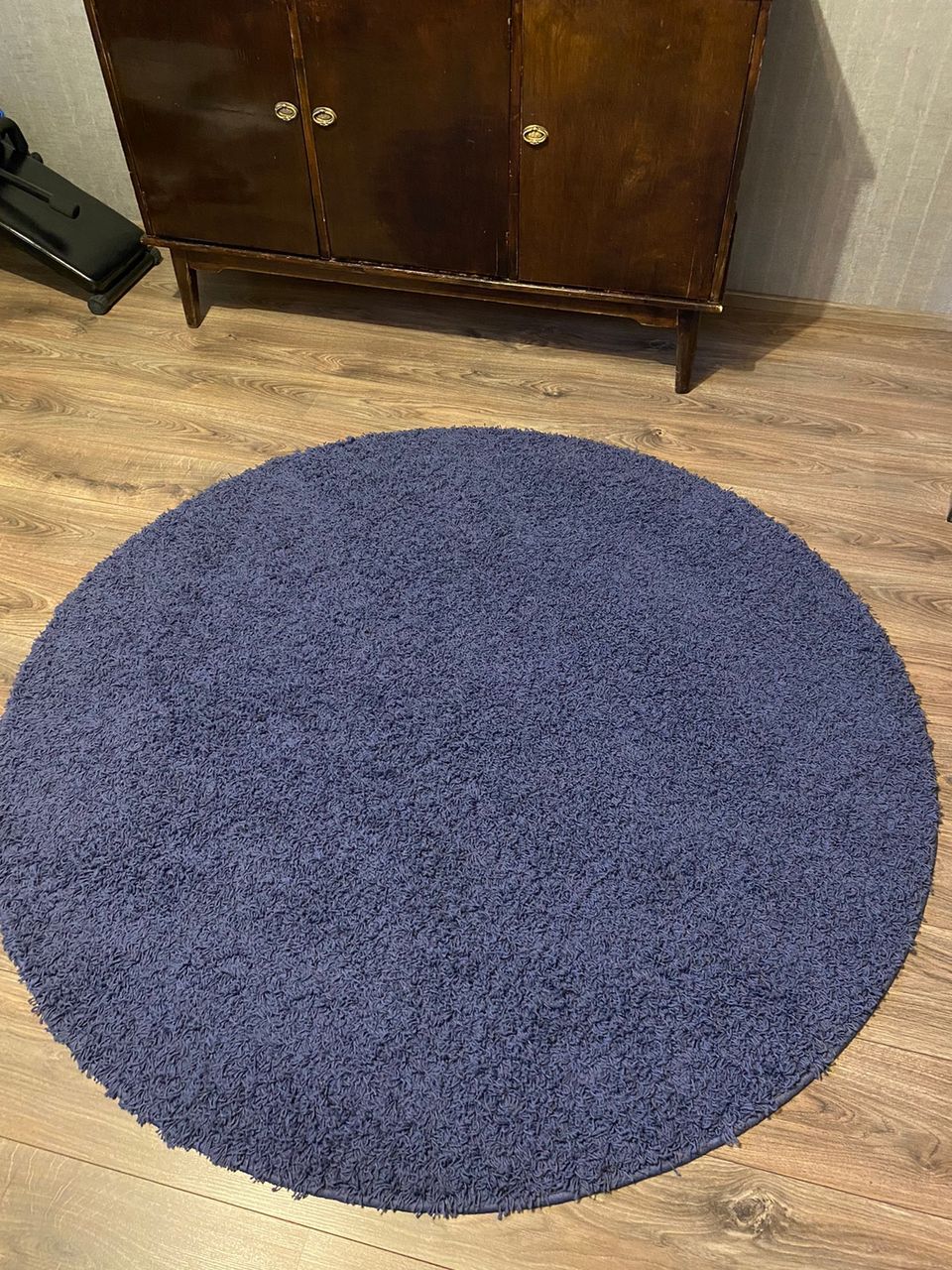 Pyöreä sininen matto