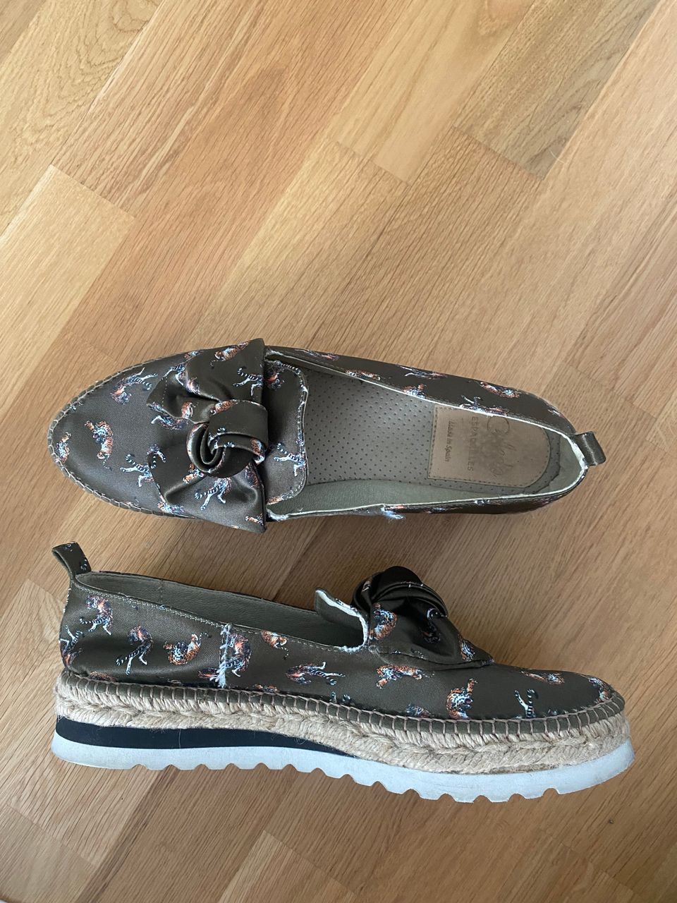 Khaki espadrillot