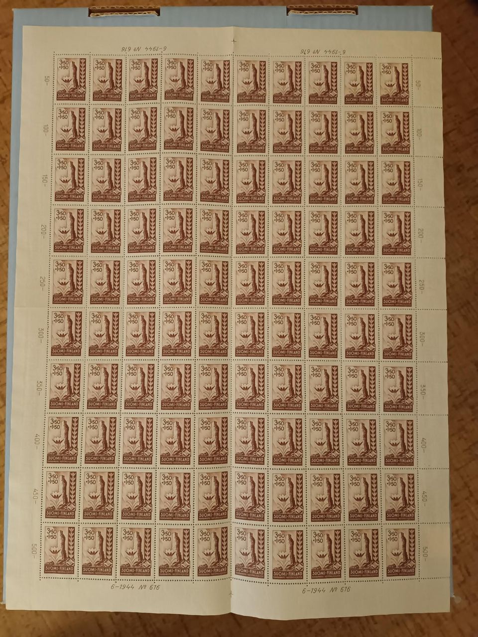 Kansanapu 1944 postimerkkiarkki 100 merkkiä