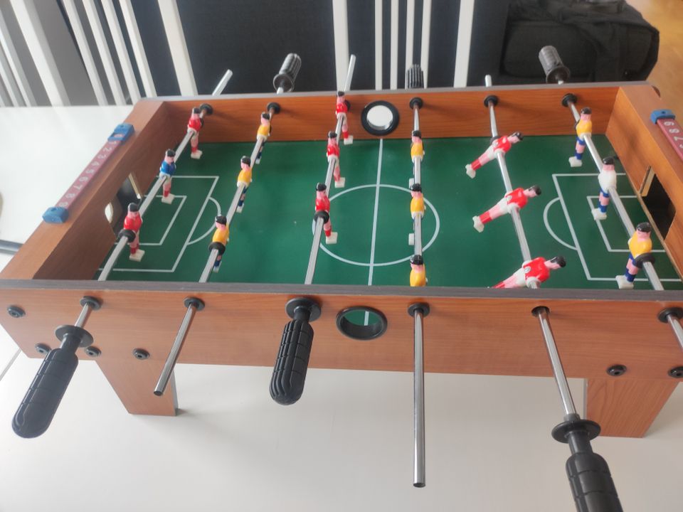 Pöytä jalkapallo peli