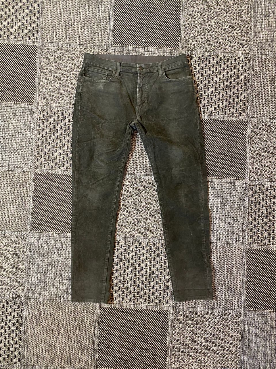 UNIQLO mens 34/34 L stretch corduroy jeans cut pants tobacco green