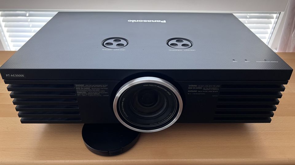 Panasonic PT-AE-3000E -videotykki
