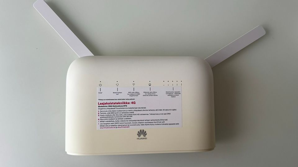 Huawei B715 4G LTE WiFi reititin