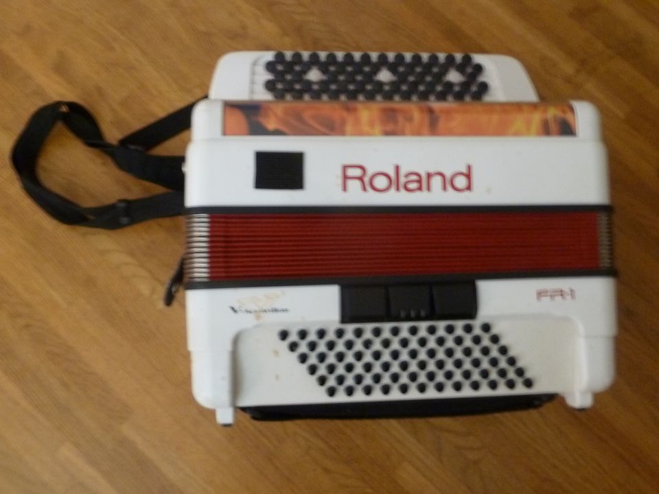 Digihaitari Roland FR-1b