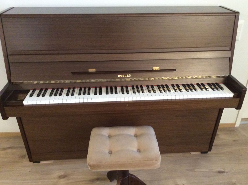 piano, Hellas Figaro