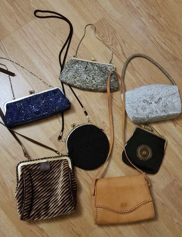 Erilaisia Vintage pikkulaukkuja