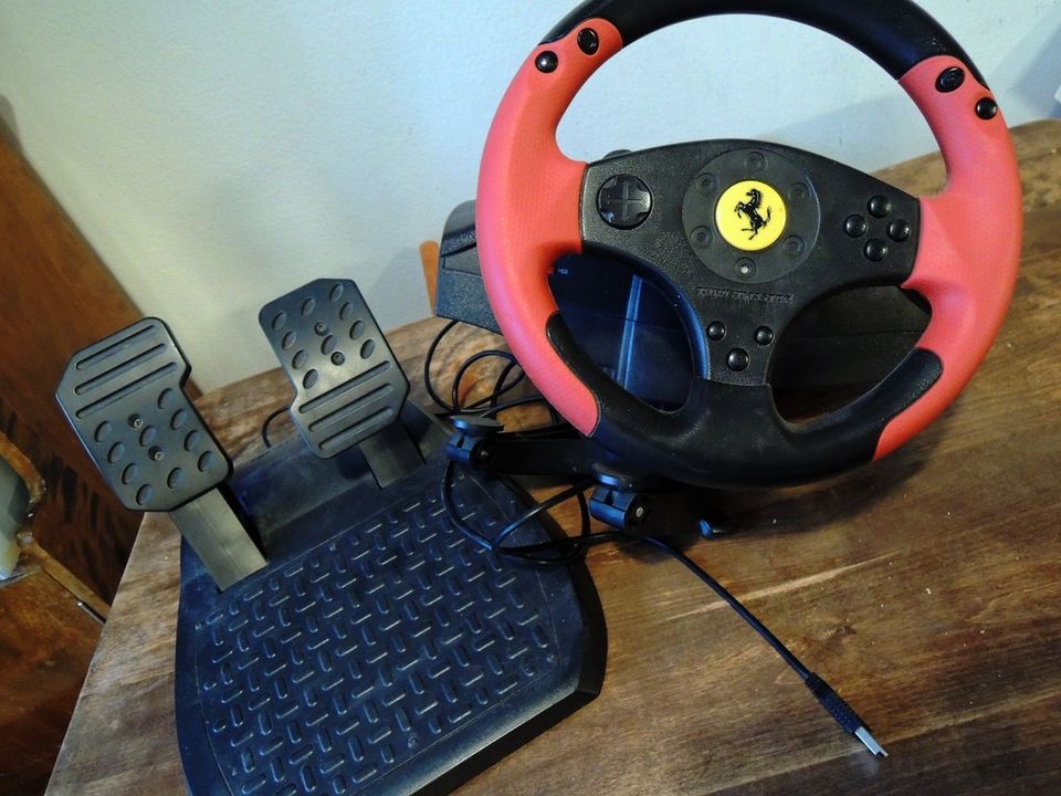 Thrustmaster Ferrari rattiohjain PS3