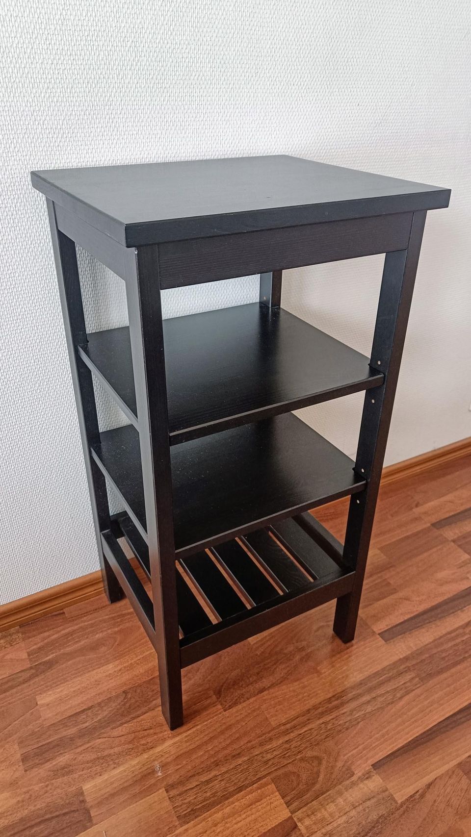 Ikea Hemnes. Hylly, sivupöytä