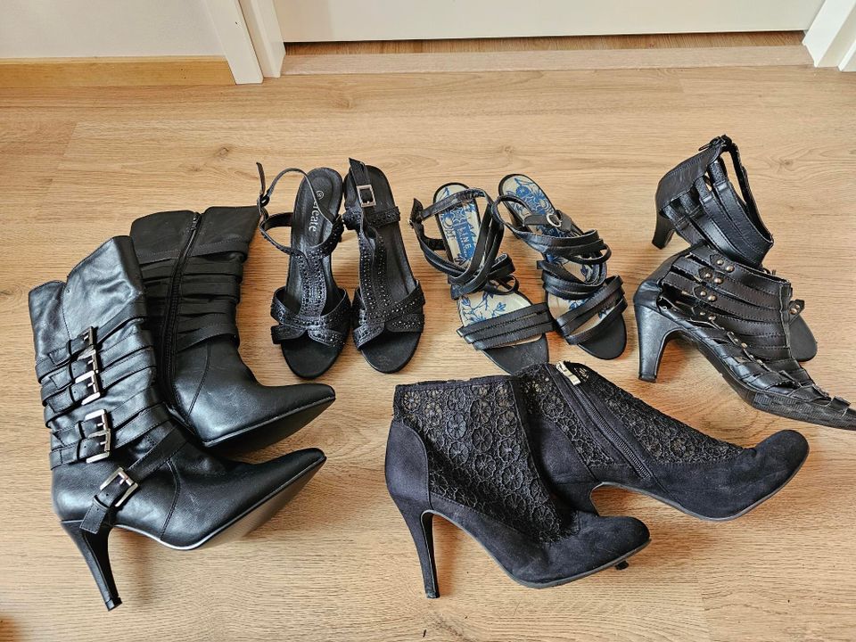 Naisten kenkiä koossa 39