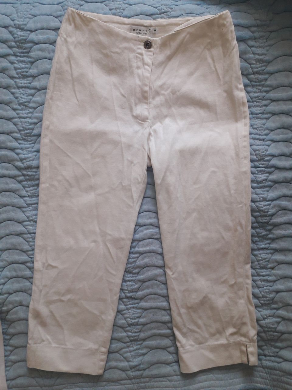 H&M    Capri housut valkoiset