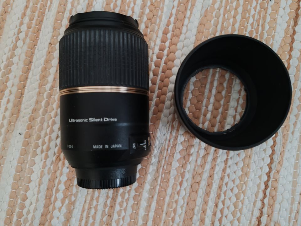 Tamron SP 90mm f/2.8 Di Macro 1:1 VC Nikon