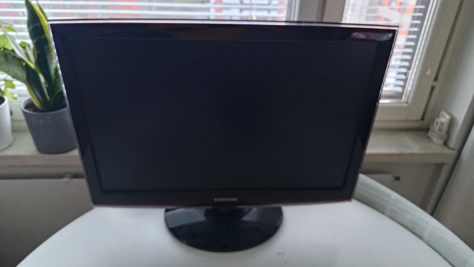 24" Samsung tv / näyttö