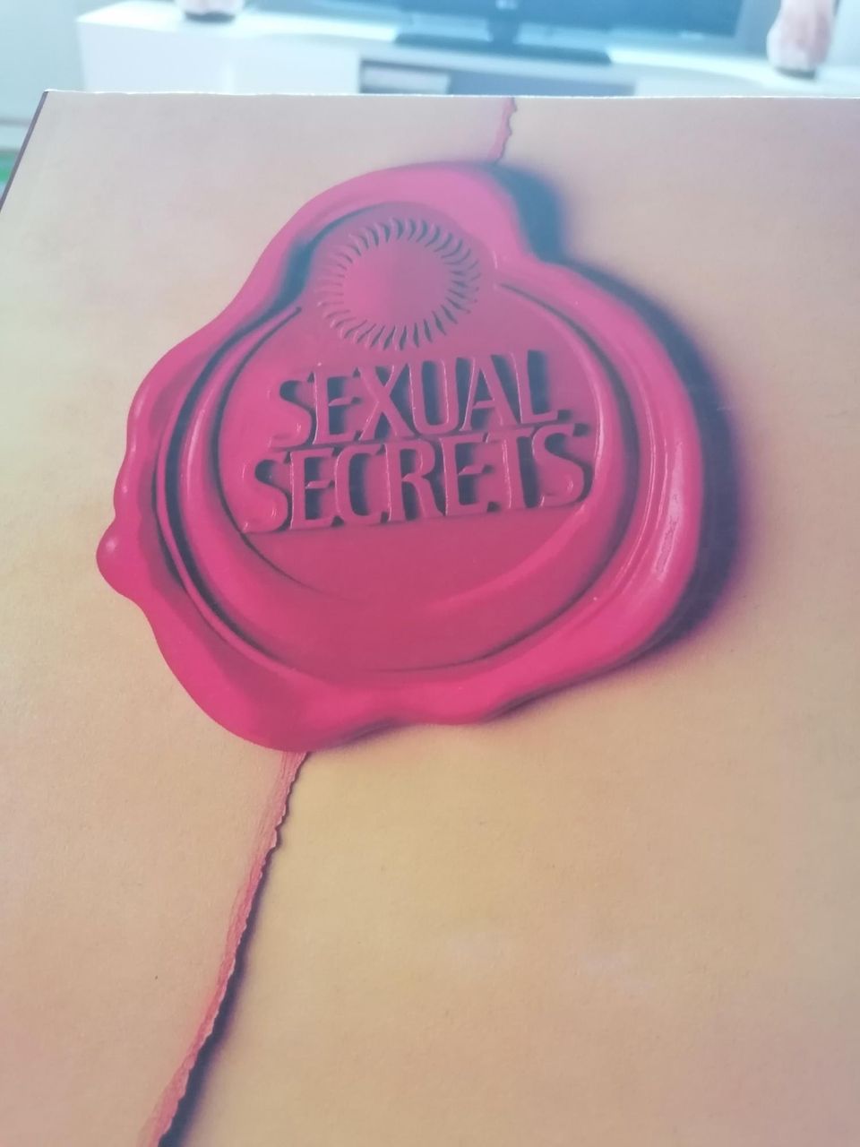 Intiasta ostettu Sexual Secrets kirja