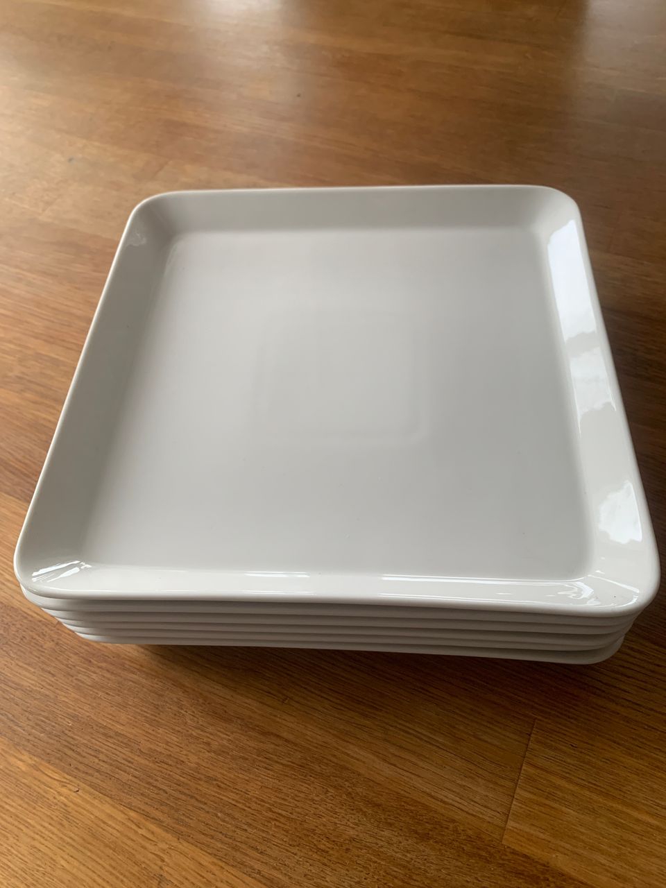 Neliönmuotoiset lautaset 6kpl