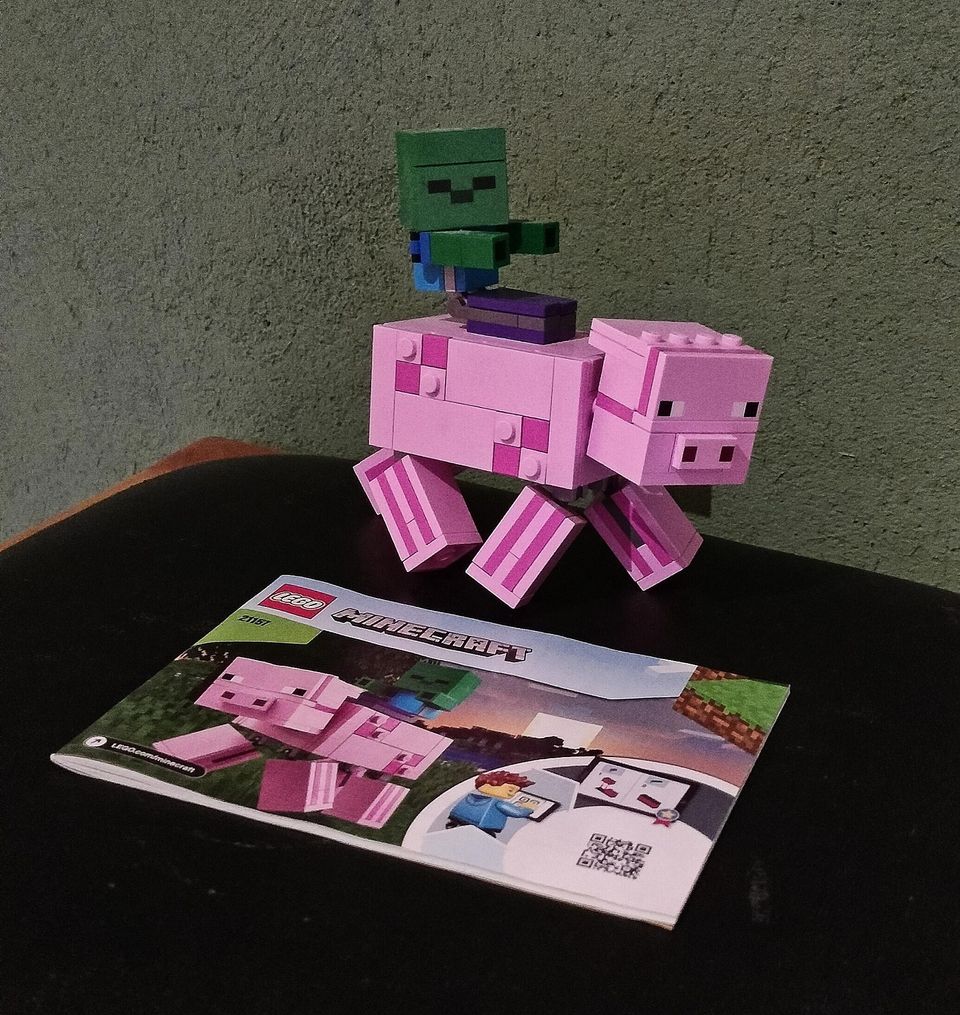 Minecraft possu ja Zombi Lego setti