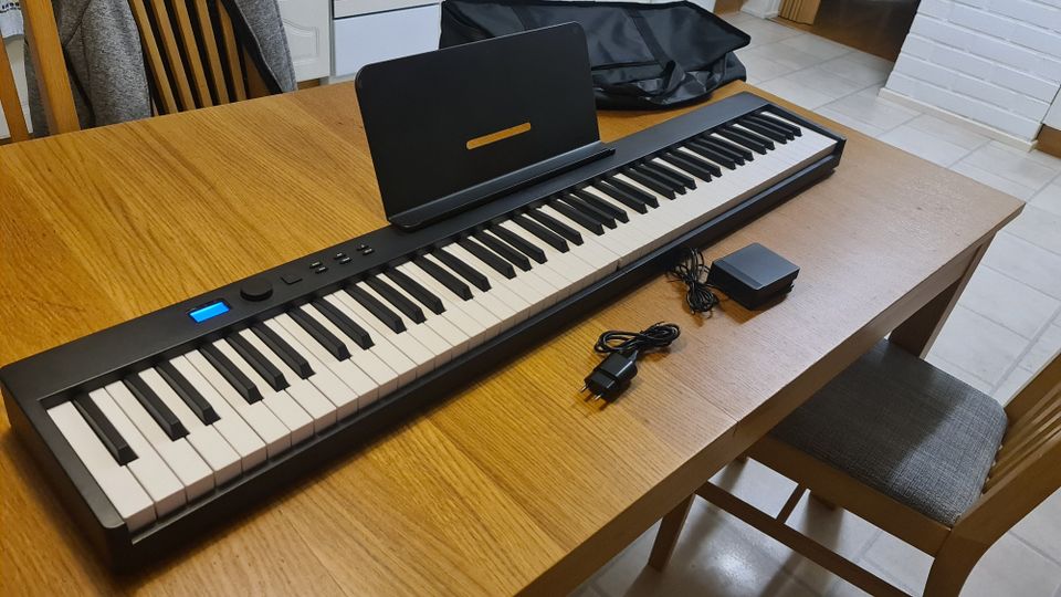 Foldable piano with 88 keys