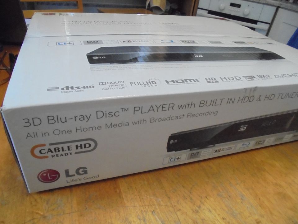 LG HR550C 3D Blu-ray / HDD , Toimitettuna