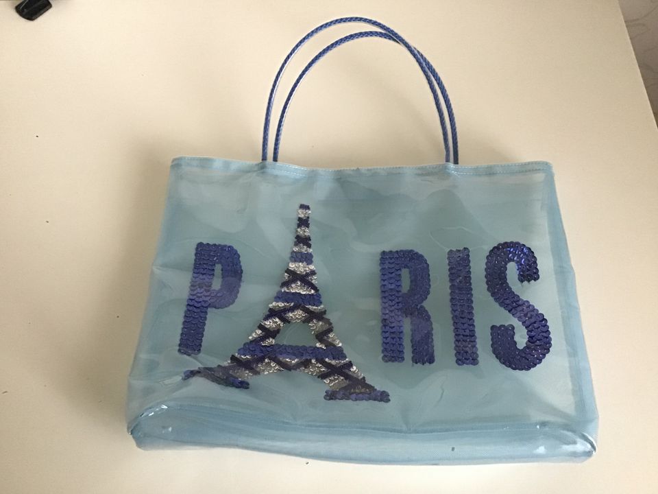 Muovinen Paris-laukku