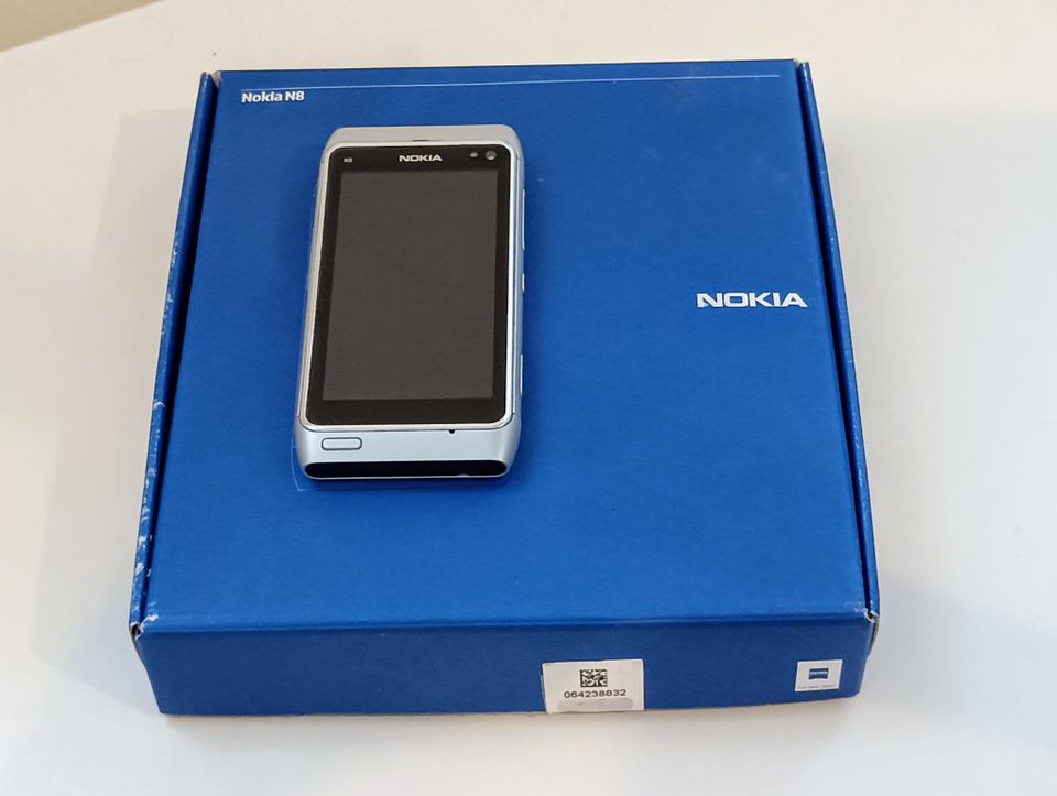 Nokia N8 matkapuhelin