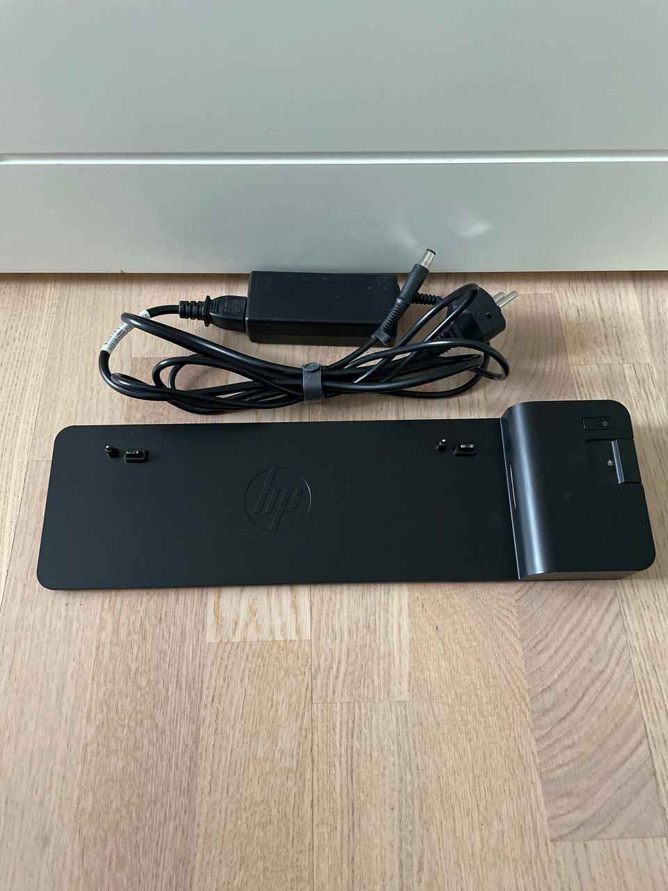 HP UltraSlim docking station tietokonetelakka