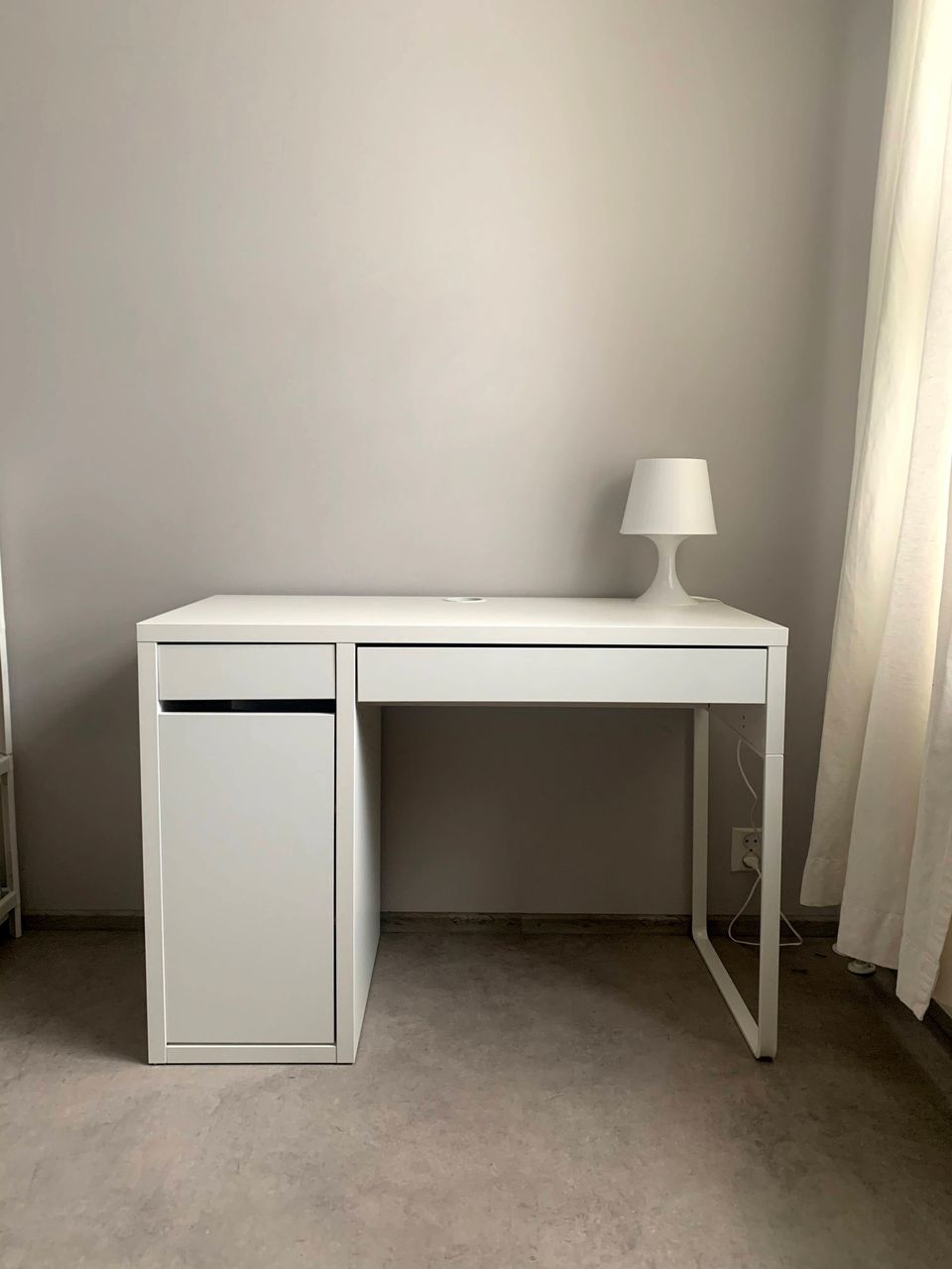 Ikea Micke valkoinen työpöytä 105x50