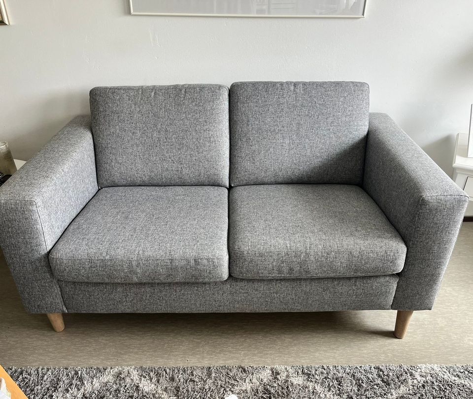 Myydään harmaa sohva