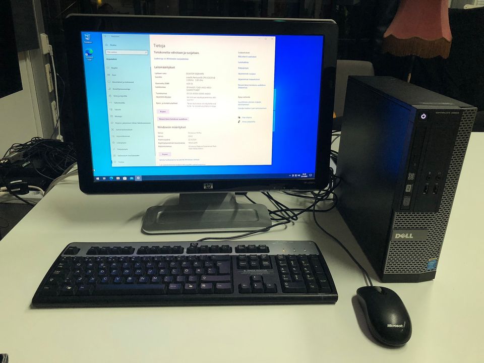 Dell Optiplex 3020 pöytäkone ja HP w2007v näyttö