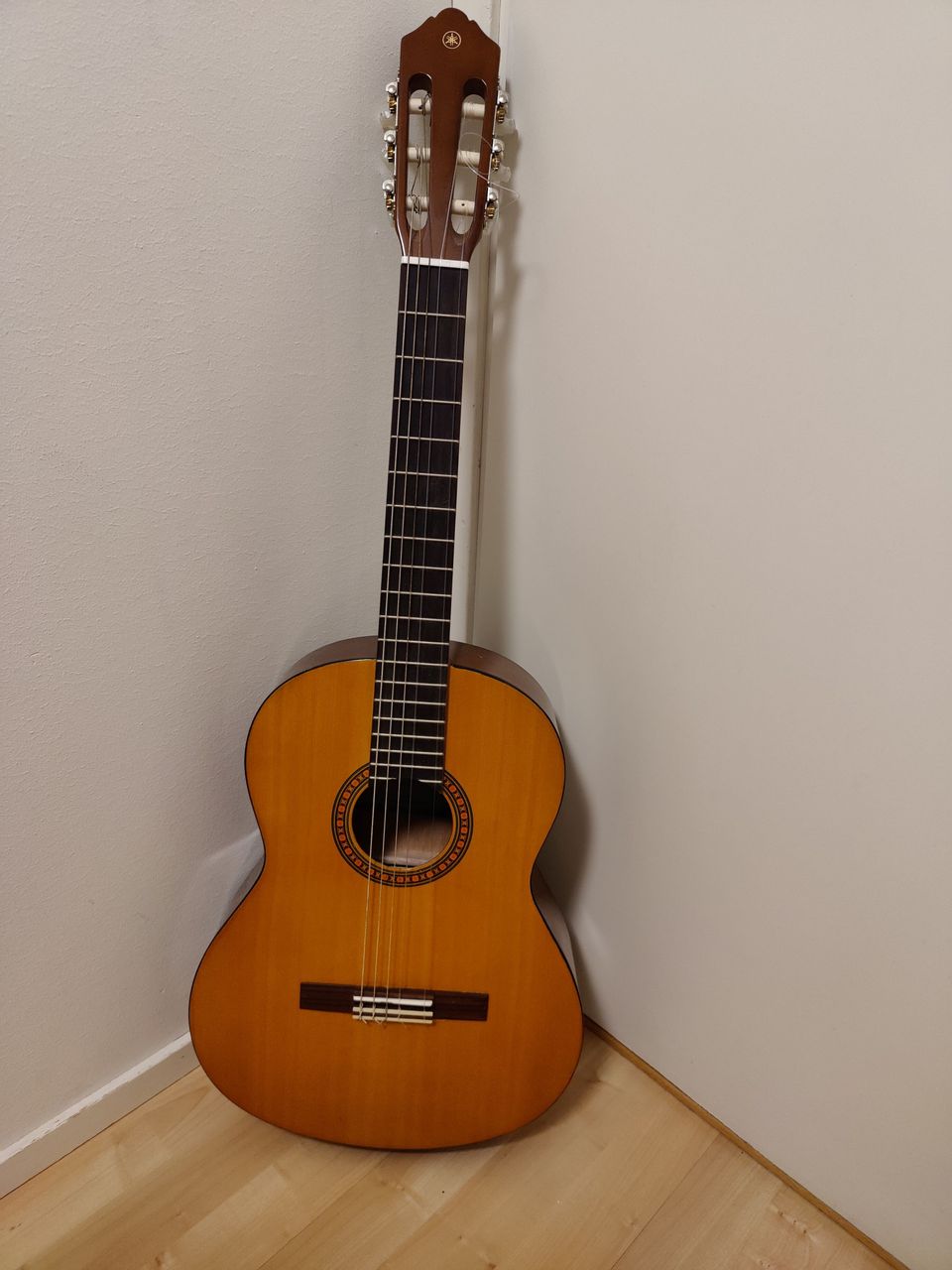 Yamaha CS-40 akustinen kitara (3/4 kokoinen)