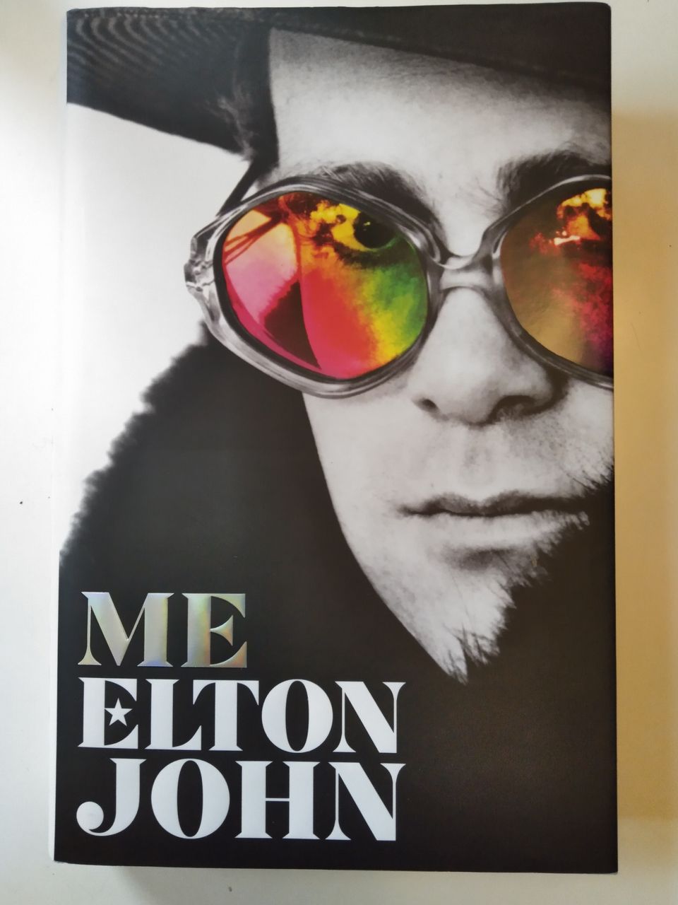 Me Elton John kirja englanninkielinen