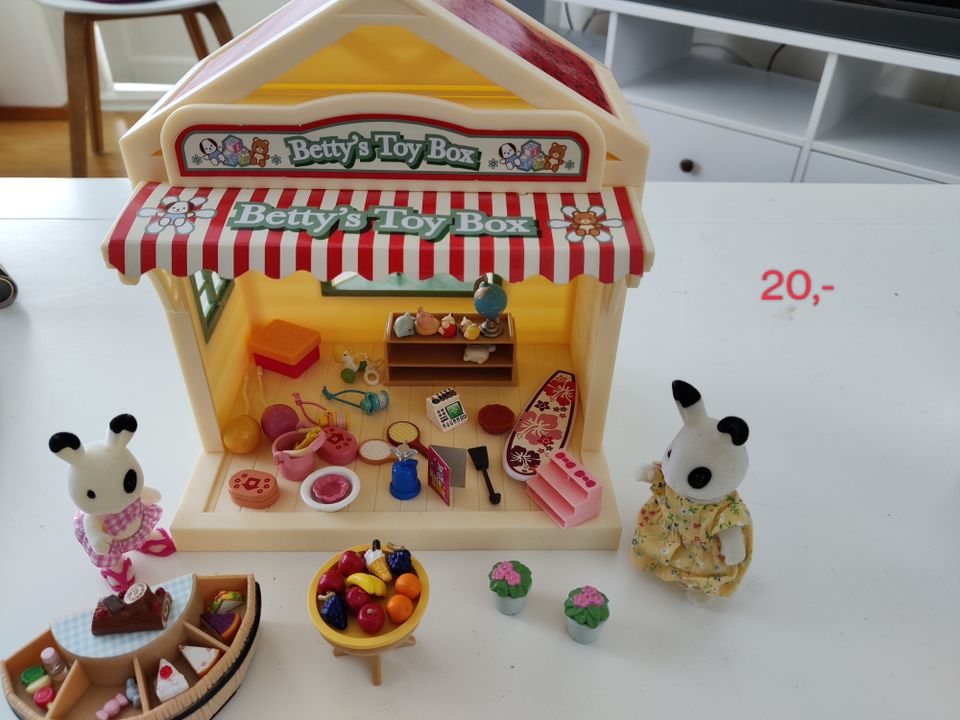 Betty's Toy Box ja hahmot
