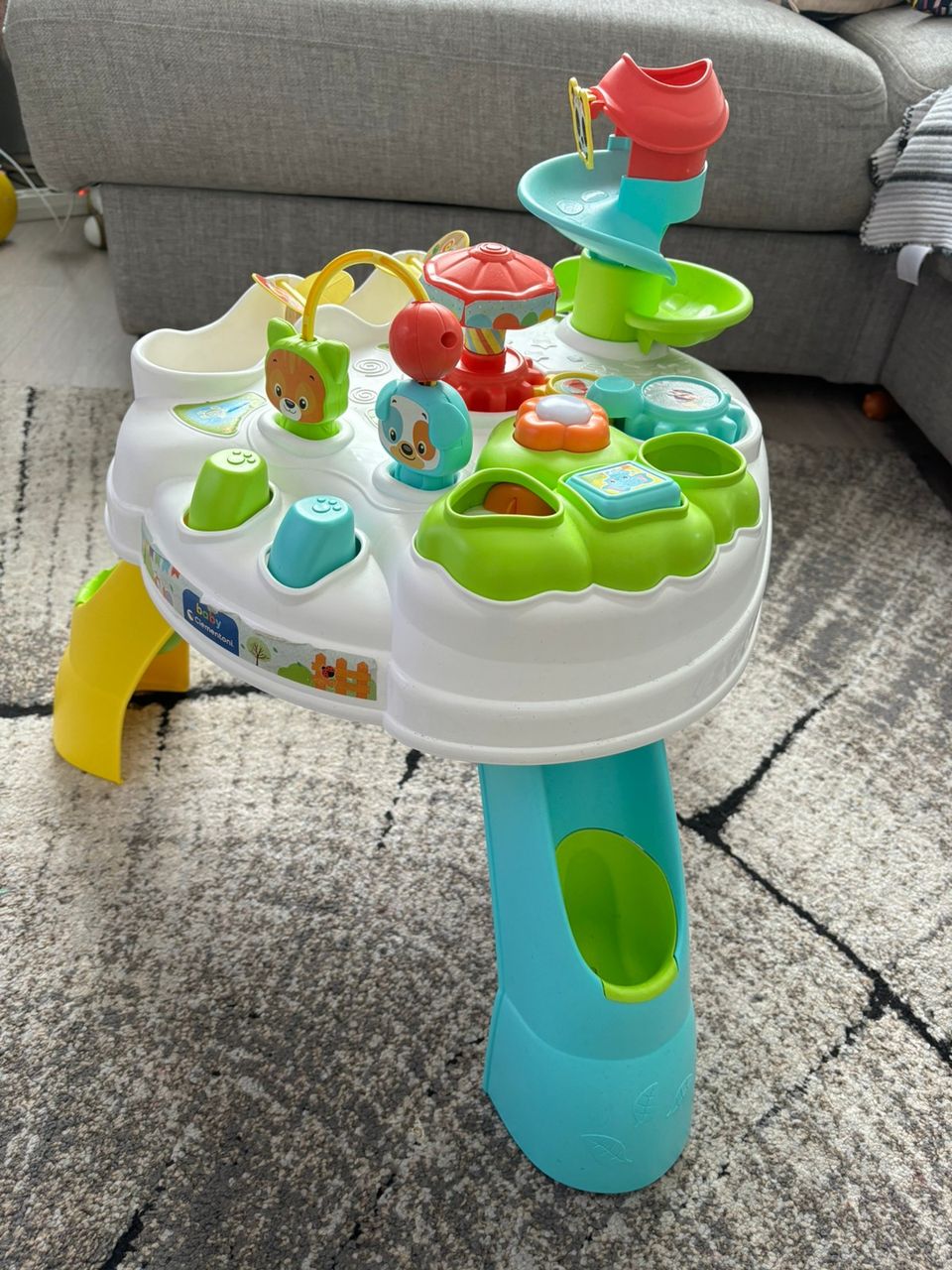 Clementoni baby - interaktiivinen aktiviteettipöytä