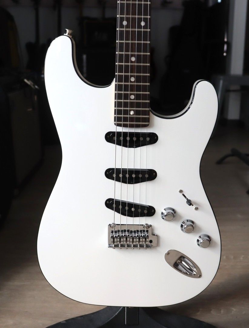 Fender Aerodyne Special Strat RW BWT 2022 sähkökitara