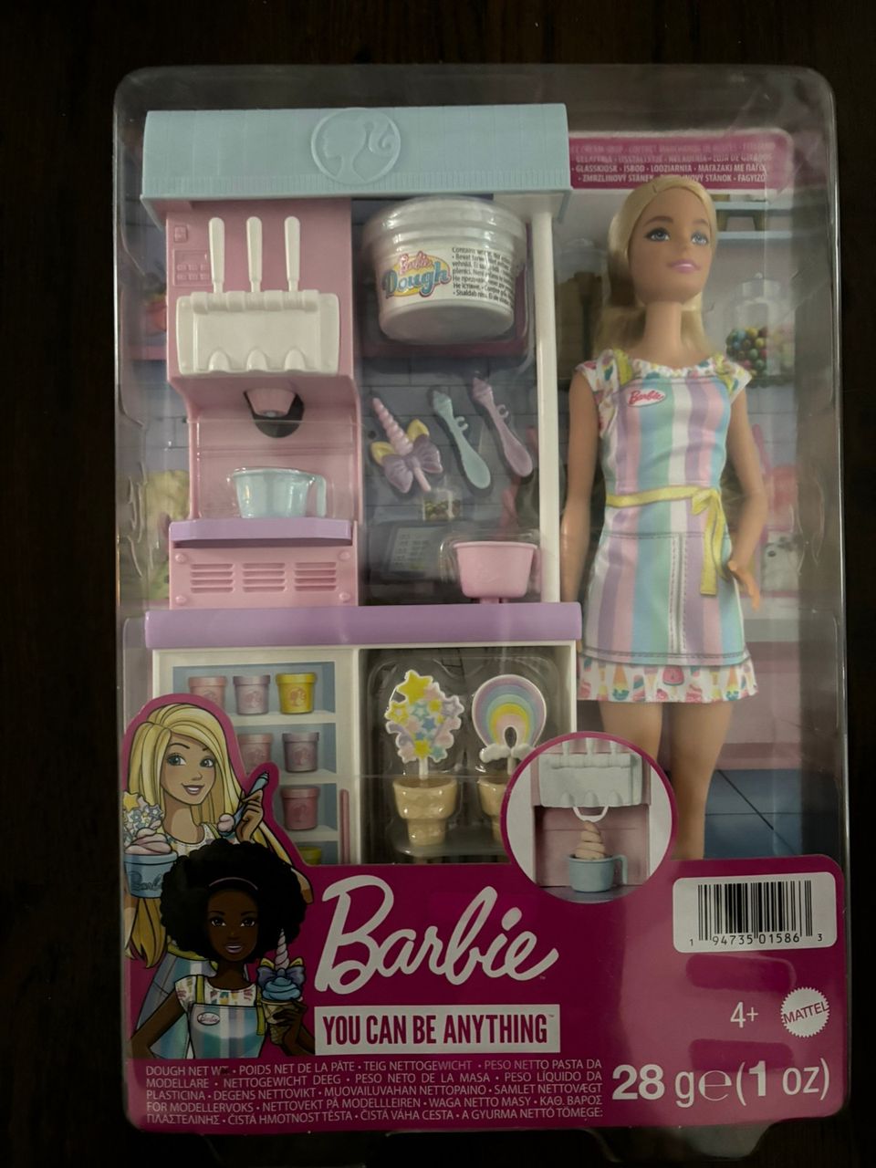 Barbie ja jäätelö kone