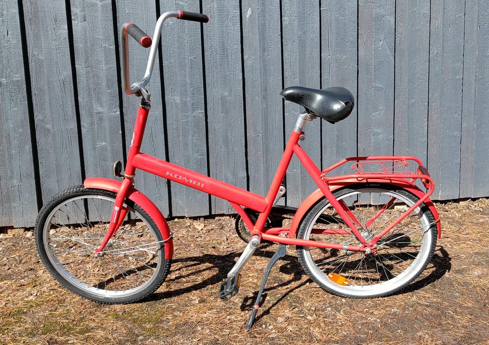 Punainen polkupyörä 24"