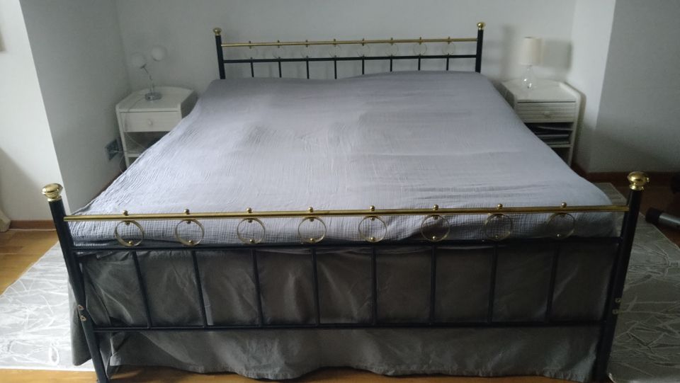 Metalli runkoinen sänky