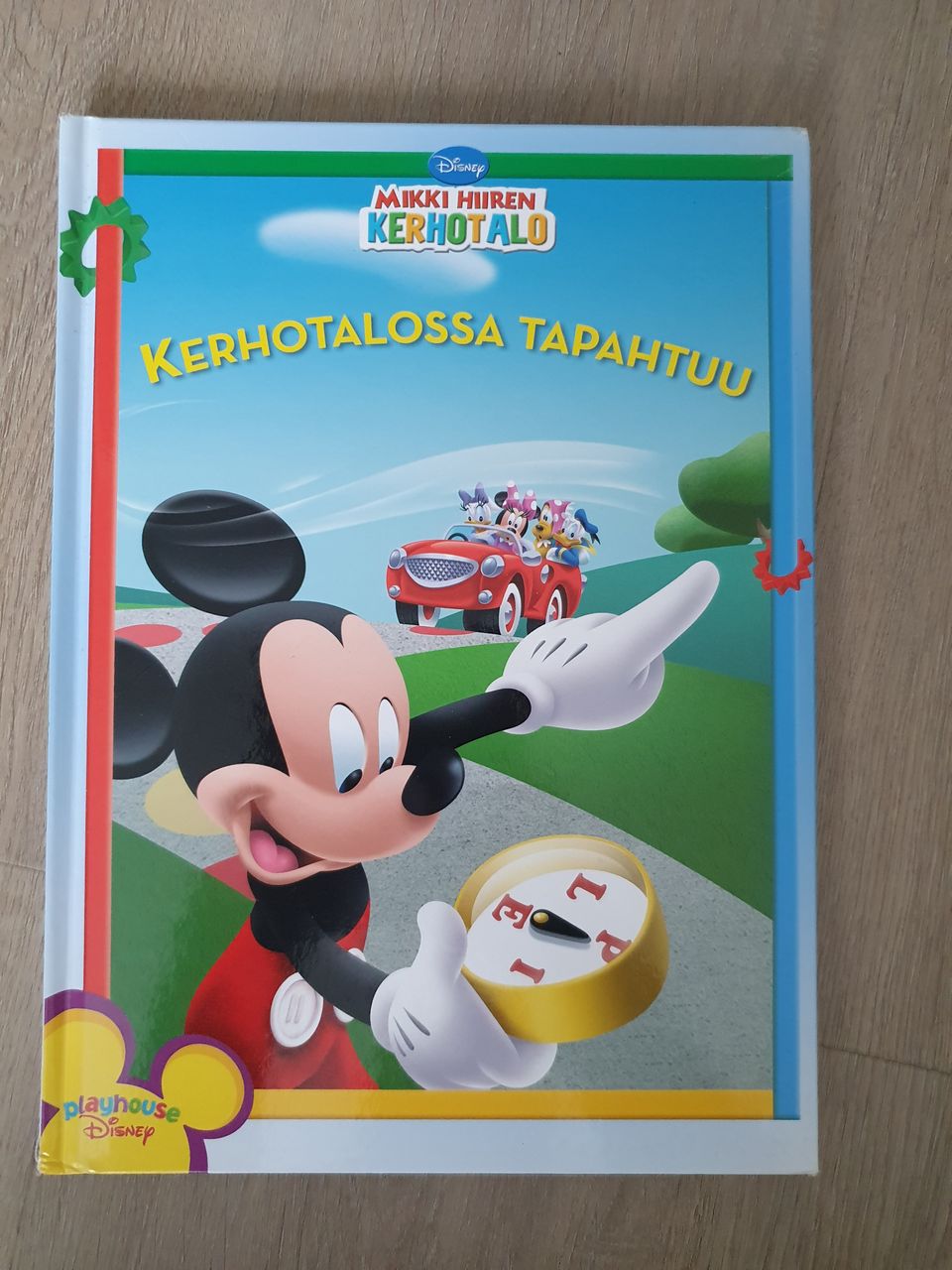 Disney, Mikki Hiiren kerhotalo: Kerhotalossa tapahtuu -kirja