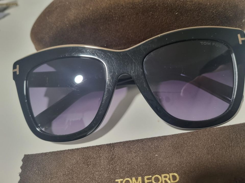 TomFord aurinkolasit