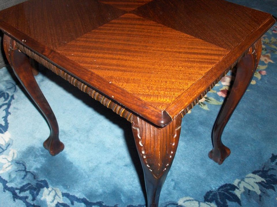Chippendale pikkupöytä 42 x 52 cm