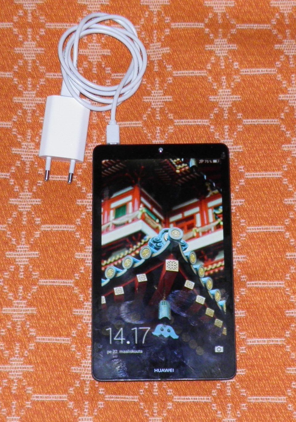 Huawei Mediapad T3 7" tuuman wifi tabletti + usb kaapeli laturi