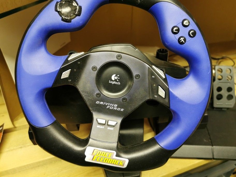 Logitech Driving Force PS2, ratti ja polkimet